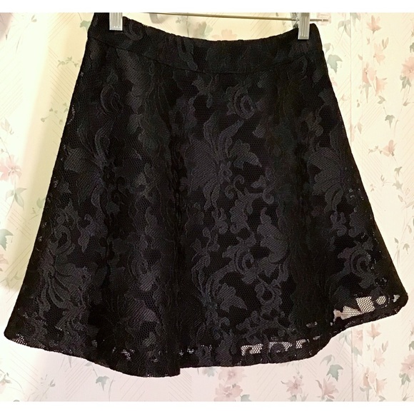 Forever 21 Black Lace Skirt - Picture 2 of 5